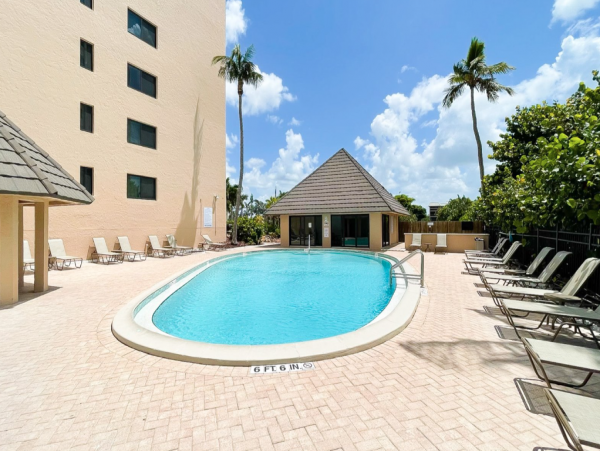 South end Marco Island condo rental